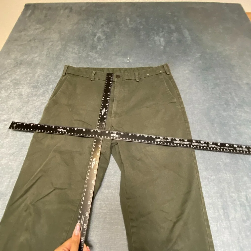 Uniqlo Chino Pants Mens 33x34 Olive Green Cotton Stretch Flat Front Straight Leg